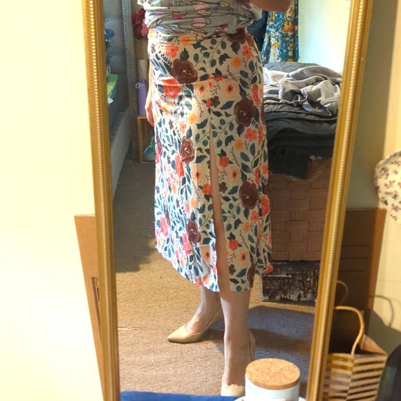 Floral tight split skirt - Picture 3 of 3